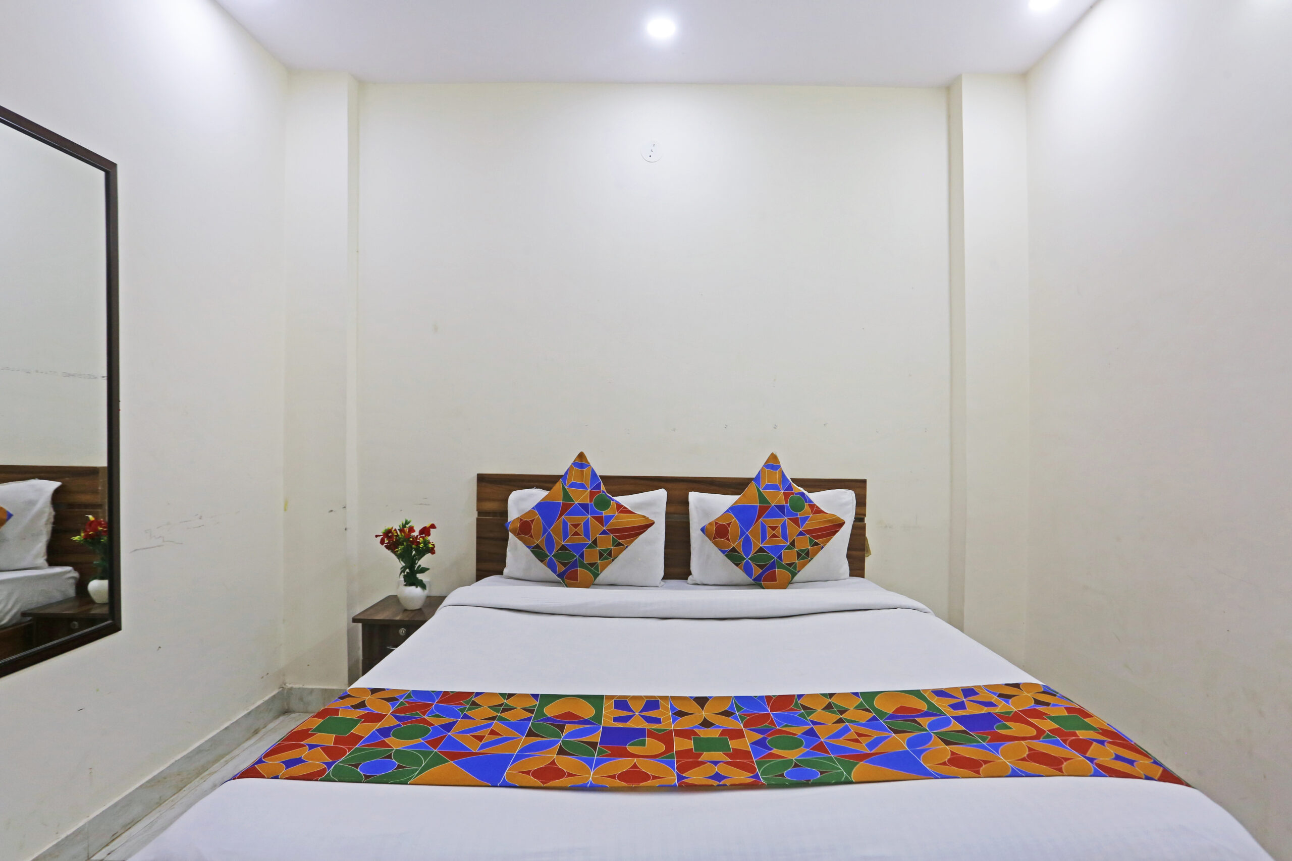 Couple Friendly Hotels in Uttam Nagar